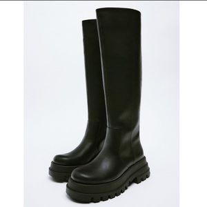 ZARA - NEW WITH TAGS - Knee High Chunky Treaded Sole Black Leather Boots - 41